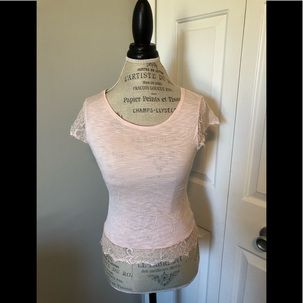 🌸 GUC Pink Short Sleeve Top with Lace Accents